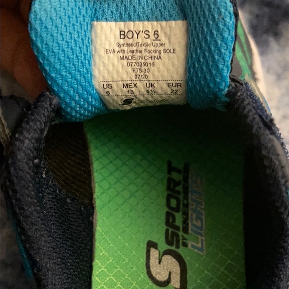 Sketcher sport lights size 6 toddlers - Picture 4 of 6